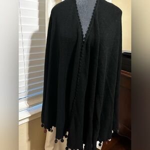 Alpaca Black Wrap w Pom poms One size